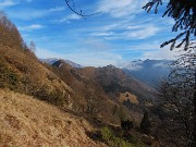 23 Finestra verso Monti Castello e Alben